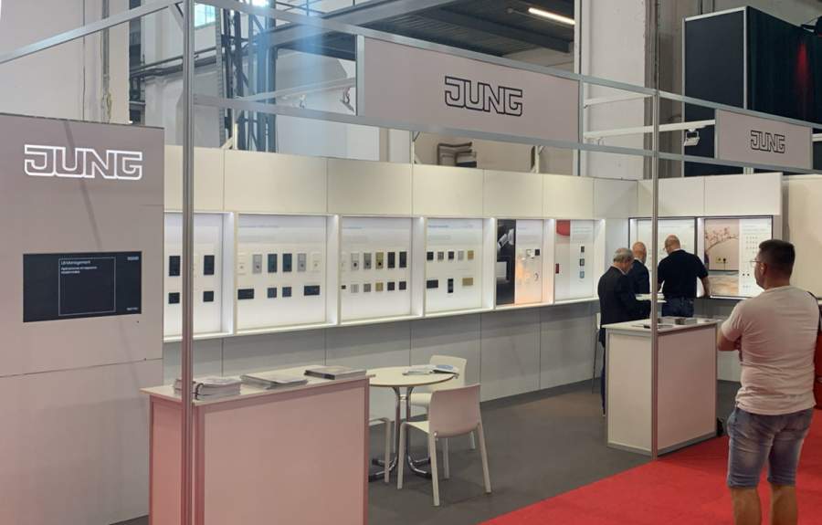 Jung stand efintec 2023