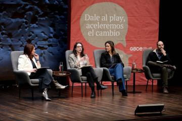 Mesa de debate sobre vivienda asequible en Sostenibilidad XL