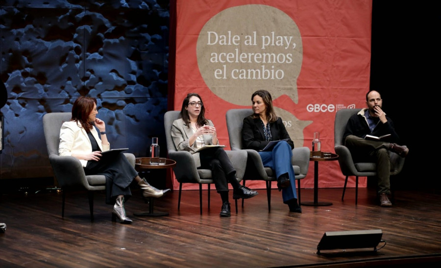 Mesa de debate sobre vivienda asequible en Sostenibilidad XL